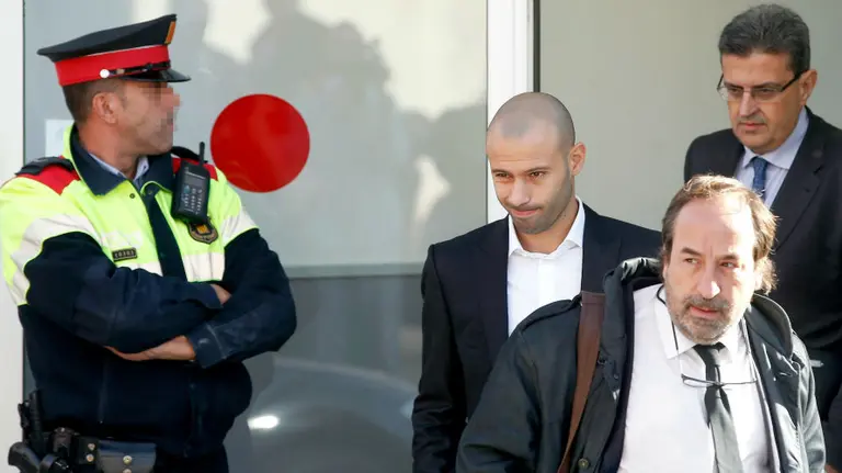Javier Mascherano saliendo del juzgado. EFE.