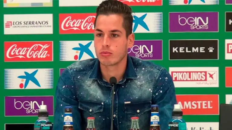 Javi Jim&eacute;nez es el portero del Elche CF. Foto web Elche.