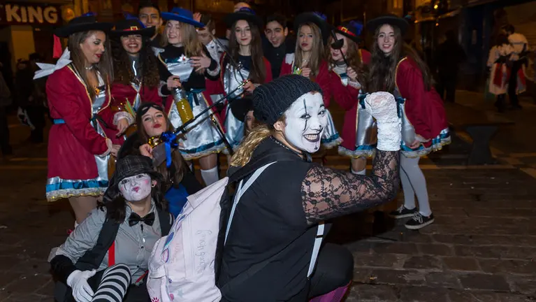 Nochevieja de disfraces en Pamplona (99). I&Ntilde;IGO ALZUGARAY