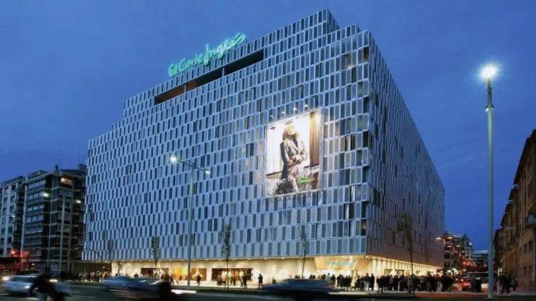 Edificio de El Corte Ingl&eacute;s en Pamplona.
