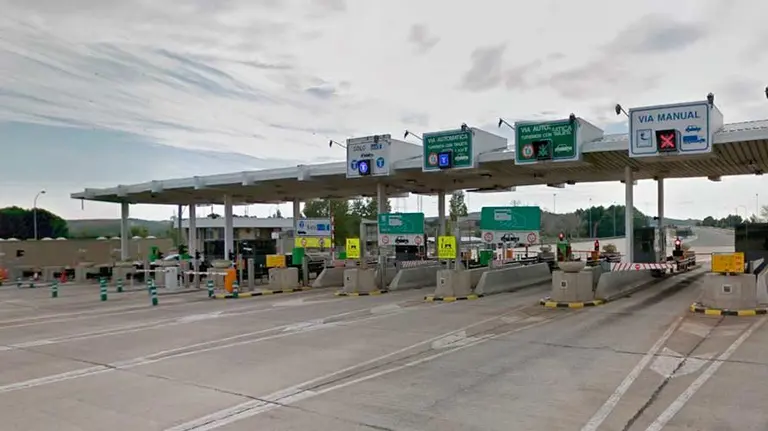 Peaje en de la AP-15 a la llegada a Marcilla.