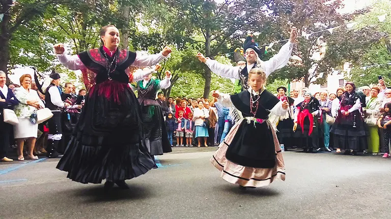 El Lar Gallego celebra el día del Apostol Santiago con el Orfillo de Bregoán