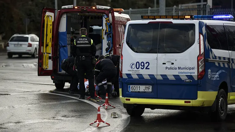 Accidente Motorista en la calle Biurdana. MIGUEL OS&Eacute;S_1