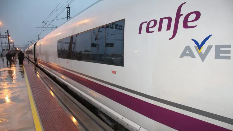 Imagen de un vag&oacute;n del tren de alta velocidad RENFE