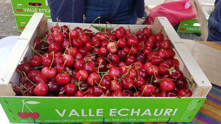 Una barquilla de cerezas de Echauri. ARCHIVO