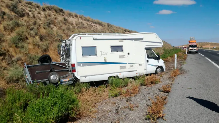La autocaravana que ha sufrido la salida de v&iacute;a en Cortes PF