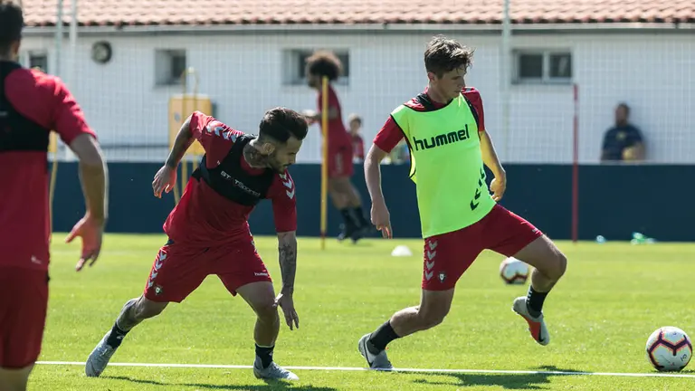Primer entrenamiento de Rubén García como nuevo jugador de Osasuna (15). IÑIGO ALZUGARAY