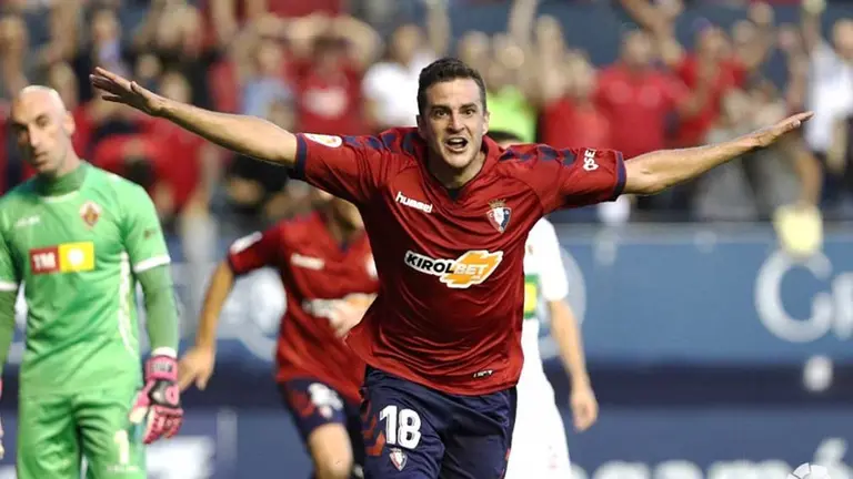 Gol de Juan Villar en el partido entre Osasuna y Elche en el Sadar LALIGA123 14