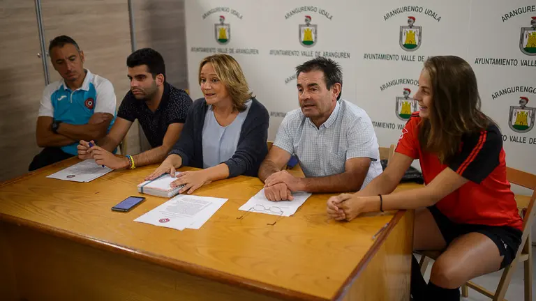 Mulier presenta a su equipo. PABLO LASAOSA 01