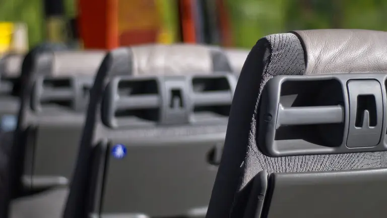 El interior de un autobús en una imagen de archivo