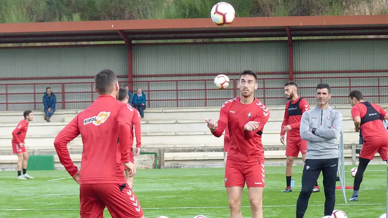Kike Barja durante la sesi&oacute;n matinal en Tajonar