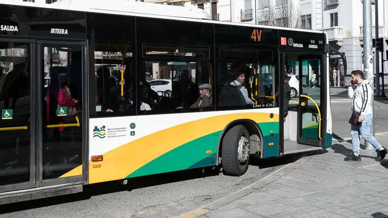 Huelga de los trabajadores del servicio de villavesas de transporte comarcal de Pamplona (08). IÑIGO ALZUGARAY