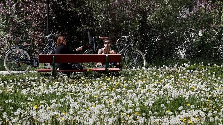 Buen tiempo en Pamplona EFE (2)