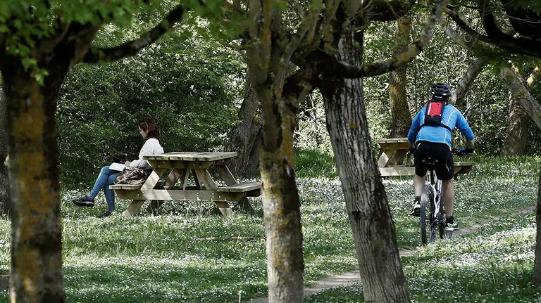 Buen tiempo en Pamplona EFE (5)