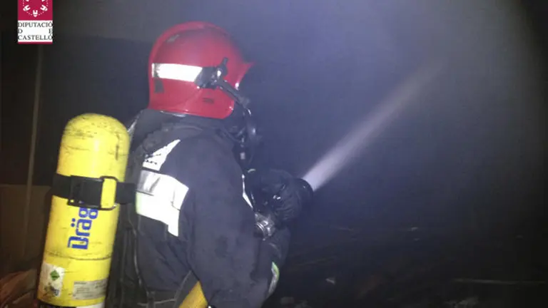 Evac&uacute;an de madrugada a los cien clientes de un hotel de Pe&ntilde;&iacute;scola por un incendio. SIAB