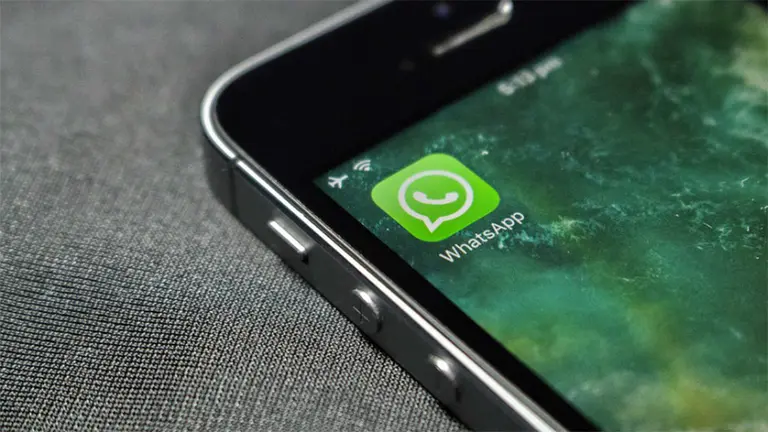 Un m&oacute;vil con la aplicaci&oacute;n Whatsapp instalada. ARCHIVO