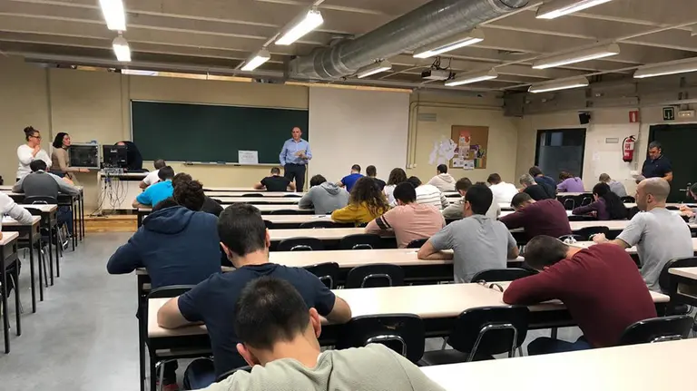 Examen te&oacute;rico de las oposiciones para agentes de la Polic&iacute;a Foral POLIC&Iacute;A FORAL