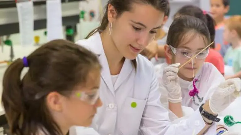 Ense&ntilde;anza de experimentos de ciencia y qu&iacute;mica CEDIDA