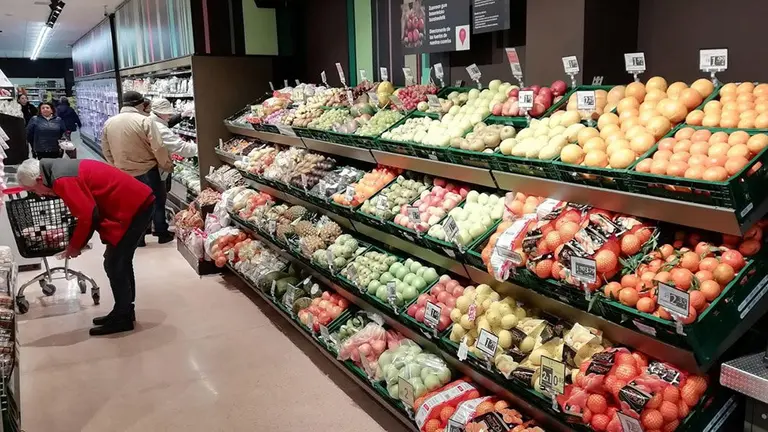 Interior de un supermercado Eroski EROSKI