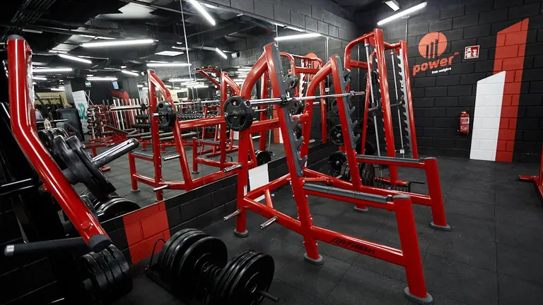 Inauguraci&oacute;n de un nuevo gimnasio del grupo Synergym en el barrio de Buztintxuri de Pamplona. I&Ntilde;IGO ALZUGARAY
