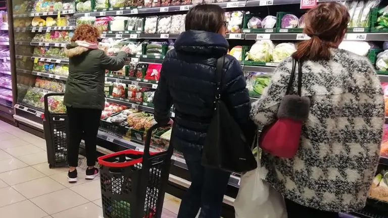 Interior del supermercado de Eroski en Ermitaga&ntilde;a. EROSKI