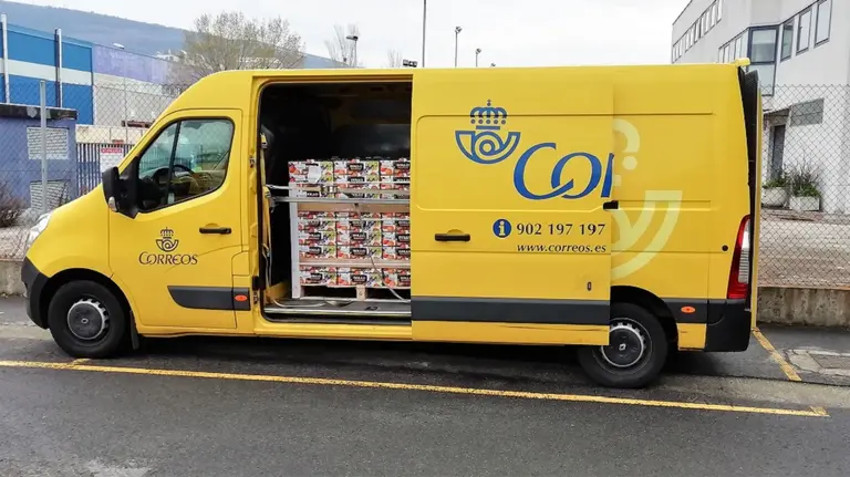 Correos colabora con la iniciativa solidaria Food4Heroes en Pamplona. CORREOS