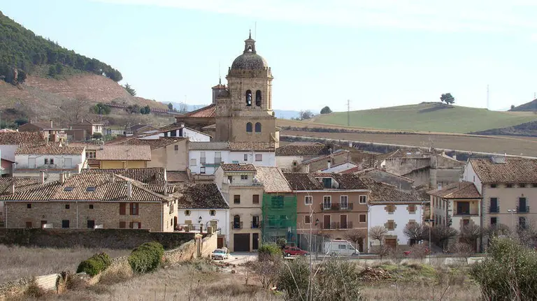 Imagen de la localidad navarra de Ma&ntilde;eru en la zona media de Navarra. Albergues del Camino de Santiago.