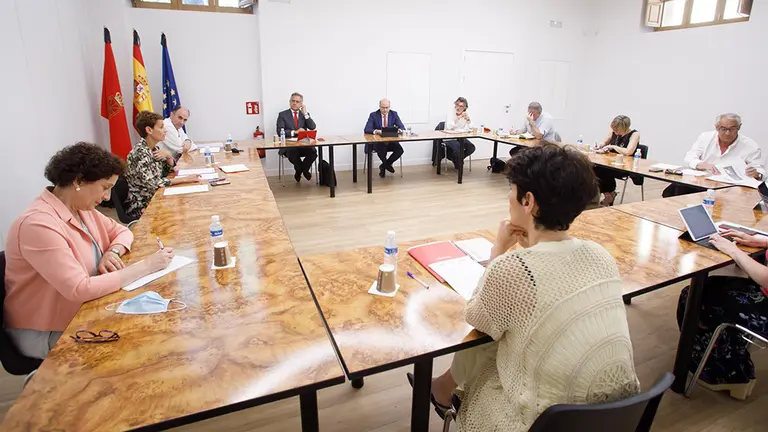 Reuni&oacute;n del Consejo de Di&aacute;logo Social. GOBIERNO DE NAVARRA
