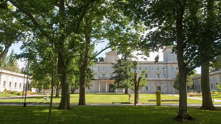 Edificio Central de la Universidad de Navarra. UNIVERSIDAD DE NAVARRA