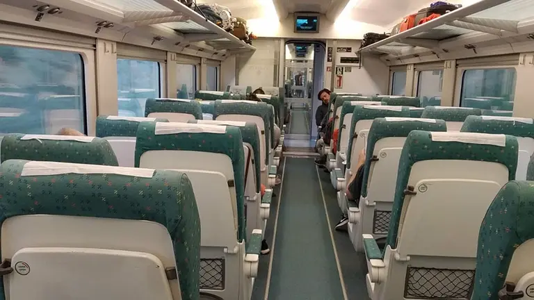 Interior de un Alvia de Renfe. EUROPA PRESS
