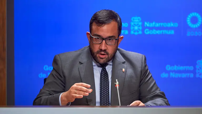 El vicepresidente primero y consejero de Presidencia, Igualdad, Funci&oacute;n P&uacute;blica e Interior, Javier Rem&iacute;rez; y la consejera de Salud, Santos Indur&aacute;in; valoran la situaci&oacute;n actual de la pandemia de COVID-19 en Navarra. MIGUEL OS&Eacute;S