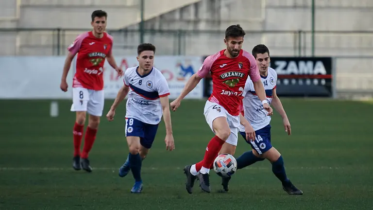 La Mutilvera se enfrenta al Tudelano en las intalaciones de Mutilnova. PABLO LASAOSA