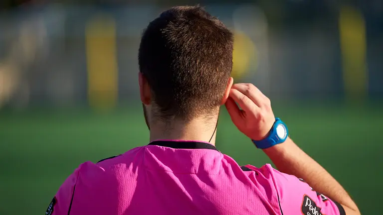 Arbitro de futbol MIGUEL OS&Eacute;S