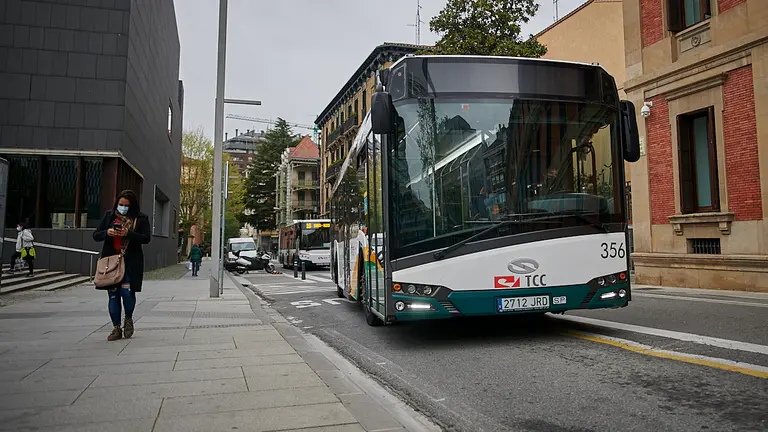 Concentraci&oacute;n convocada por el comit&eacute; de empresa de TCC para denunciar la &uacute;ltima agresi&oacute;n a una conductora de villavesas.