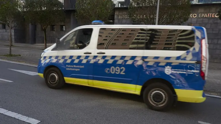 Un furg&oacute;n de la Polic&iacute;a Municipal de Pamplona. Eduardo Sanz/ Europa Press