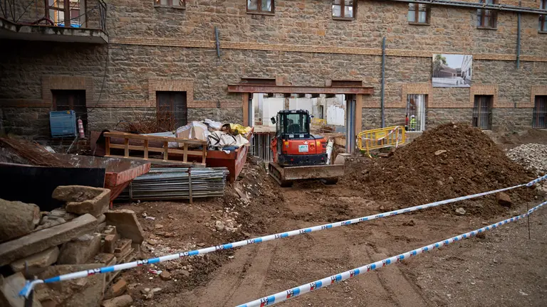 Visita a las obras de reforma y adecuaci&oacute;n de la nueva sede de la Mancomunidad de la Comarca de Pamplona en el antiguo convento de Salesas. MIGUEL OS&Eacute;S
