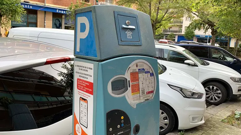 Parquímetro en la zona azul de Pamplona. Navarra.com