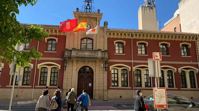 Fachada del Ayuntamiento de Estella. ARCHIVO
