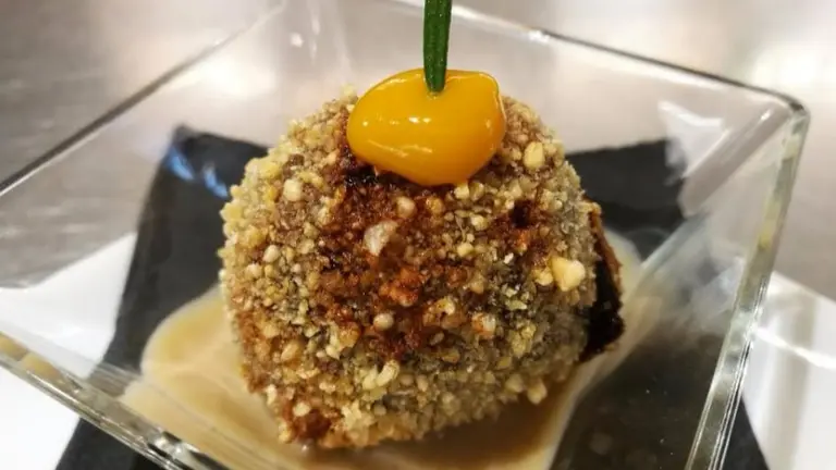 Pincho de rabo de toro en el Bar Monasterio. Foto: TripAdvisor.