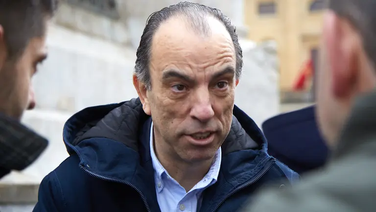 Los diputados Carlos Garc&iacute;a Adanero y Sergio Sayas ofrecen una rueda de prensa sobre una plataforma c&iacute;vica tras su expulsi&oacute;n temporal de UPN. I&Ntilde;IGO ALZUGARAY