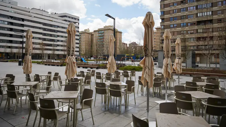 Cervecer&iacute;a La Jota en la Plaza Leonor de Trast&aacute;mara de Iturrama nuevo. PABLO LASAOSA