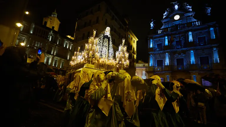Traslado de la Dolorosa desde la iglesia de San Lorenzo hasta la Catedral. I&Ntilde;IGO ALZUGARAY