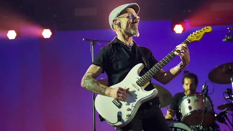 Concierto de Fito y Fitipaldis en el Naavarra Arena con &ldquo;Cada vez cad&aacute;ver Tour&rdquo;. PABLO LASAOSA