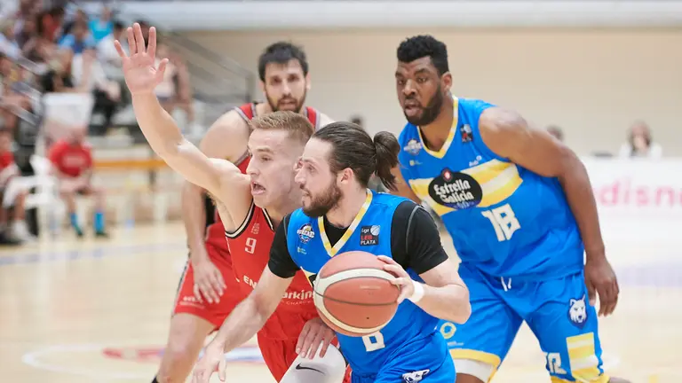 Basket Navarra se enfrenta al Ourense en Arrosad&iacute;a. PABLO LASAOSA