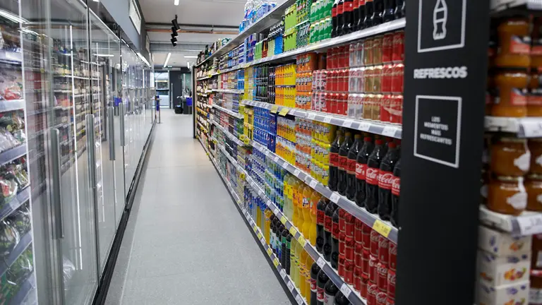 Nuevo supermercado BM en la calle Mayor de Pamplona. PABLO LASAOSA