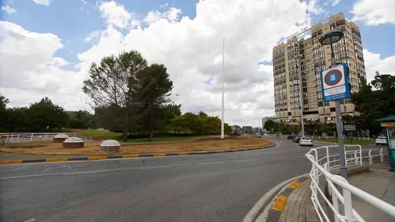 Poste para la bandera de Navarra en la Plaza de los Fueros de Pamplona. IÑIGO ALZUGARAY