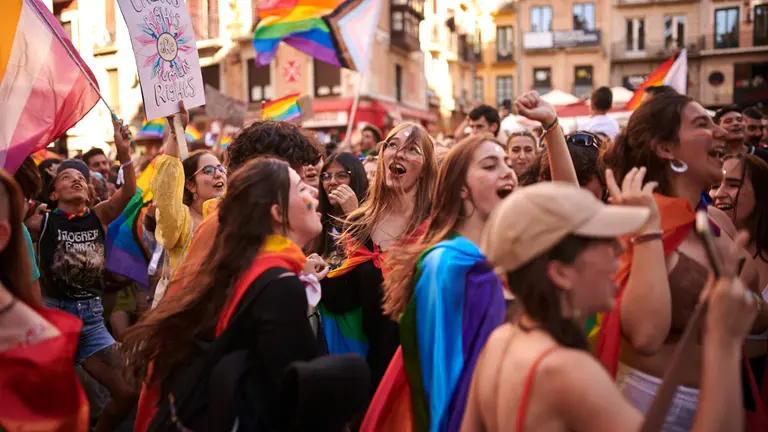 Manifestaci&oacute;n con motivo del D&iacute;a del Orgullo LGTBI+ 2022 en Pamplona. PABLO LASAOSA