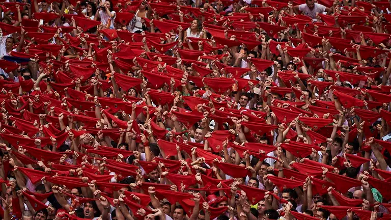 Chupinazo de San Fermín 2022 en la Plaza del Ayuntamiento de Pamplona lanzado por Juan Carlos Unzué. PABLO LASAOSA