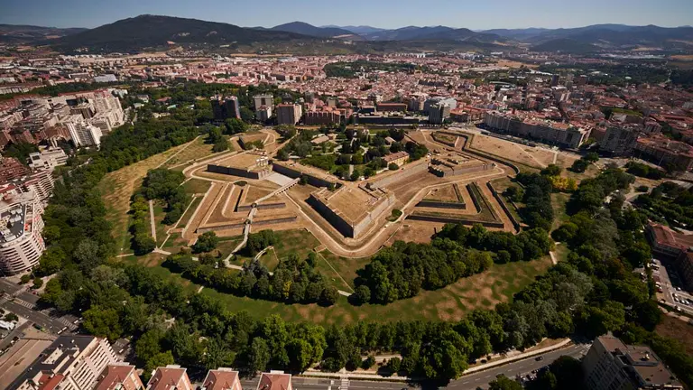 Vista a&eacute;rea de la Ciudadela de Pamplona durante una ma&ntilde;ana de San Ferm&iacute;n 2022. PABLO LASAOSA