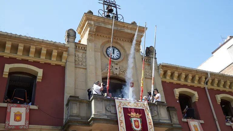 Chupinazo de inicio de las Fiestas de Estella 2022. I&Ntilde;IGO ALZUGARAY